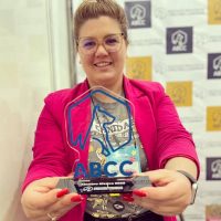 Larissa Amaro - 1ª Secretária